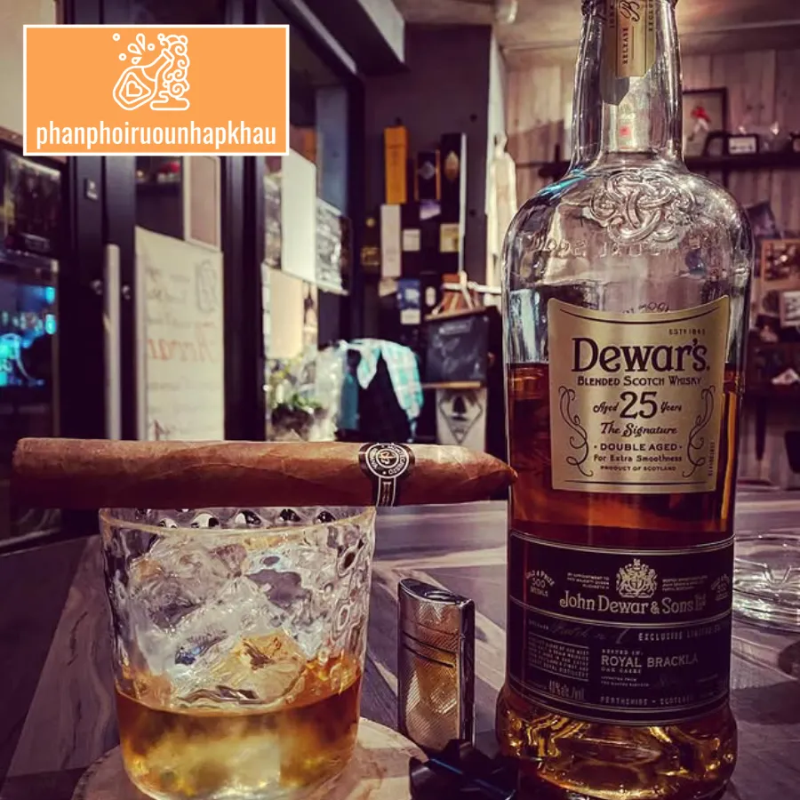 Giới thiệu về rượu Dewar's 25